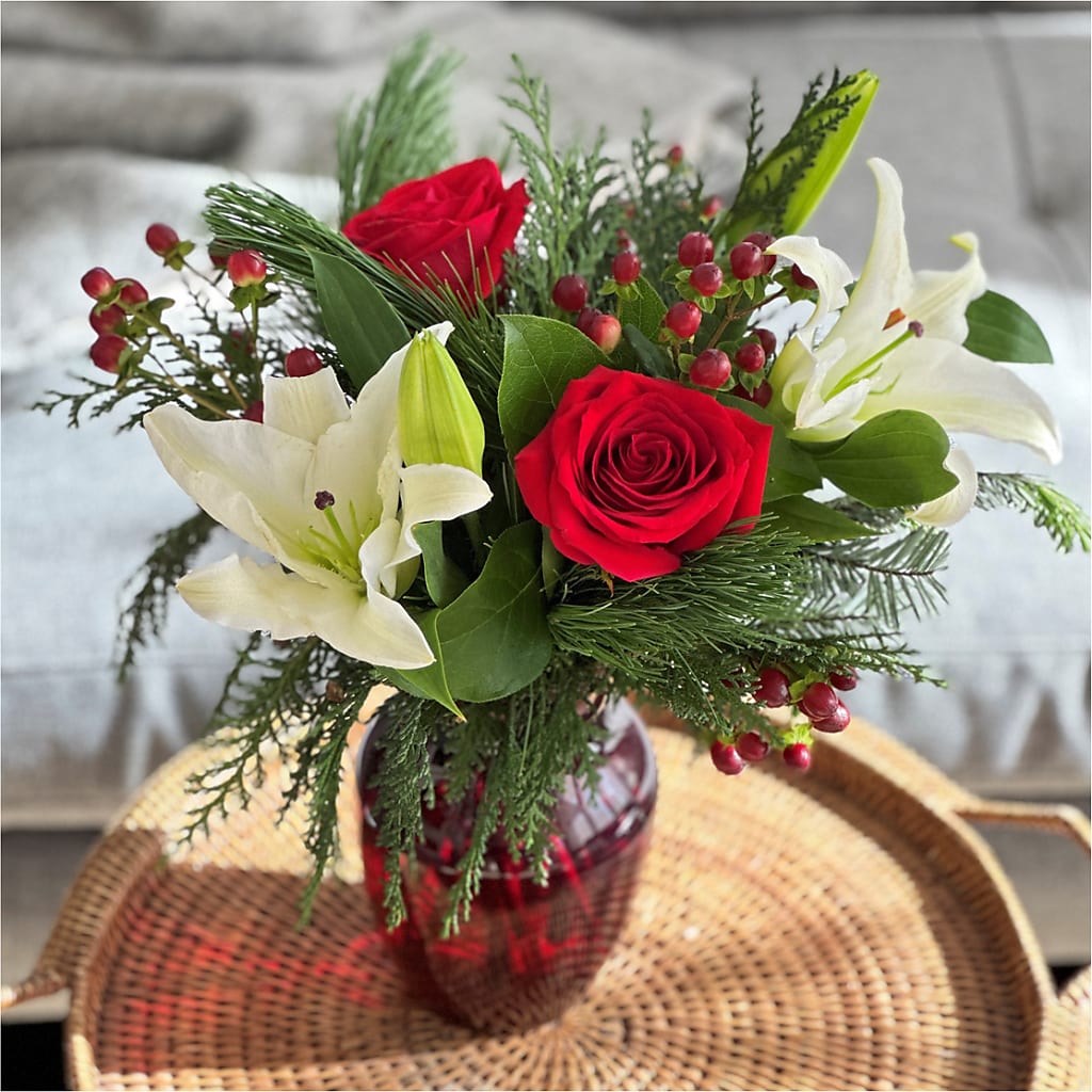 Evergreen Delight Bouquet –  Enid Floral And Gifts, Enid OK